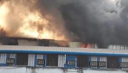 孟加拉一家具厂火灾，两员工被烧死！