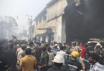 11人死亡！印度木材仓库发生大火