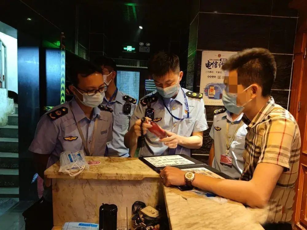 假冒“CCTV展播品牌”？顺德龙江一家具企业被查处！