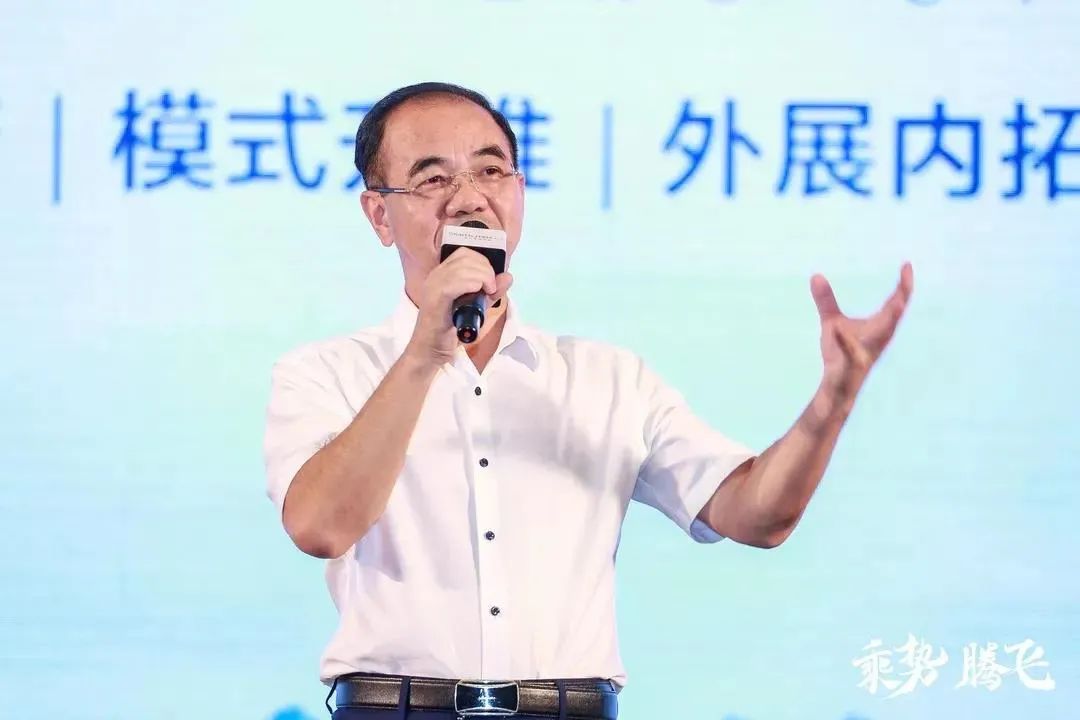 欧派姚良松、索菲亚江淦钧、尚品宅配李连柱、志邦家居孙志勇、好莱客沈汉标、金牌厨柜温建怀、皮阿诺马礼斌，全屋定制家居“七剑下天山”