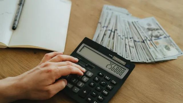 “提留”变“欠款”？年终了，陶卫企业员工要警惕